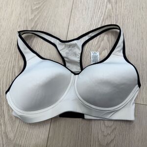 Nike sports bra white and green size 32C workout top women’s